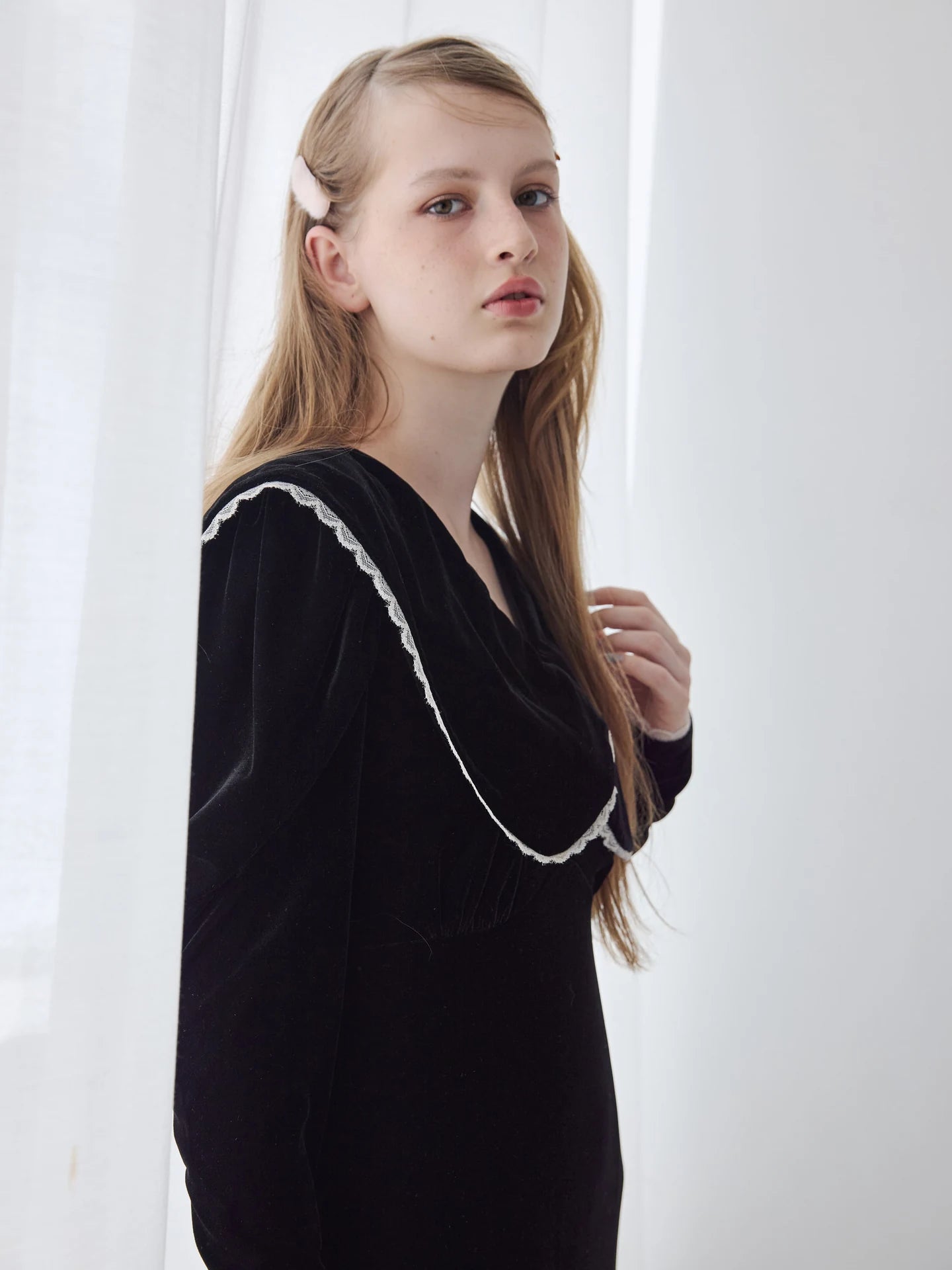 Lace trim velvet dress — 1