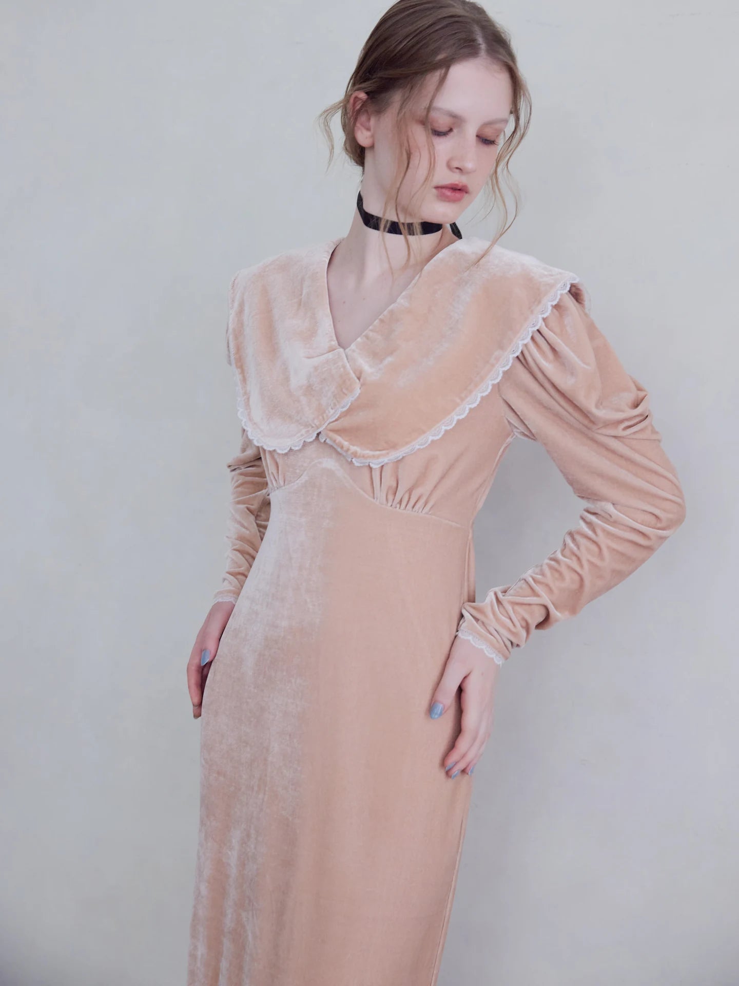 Lace trim velvet dress — 2